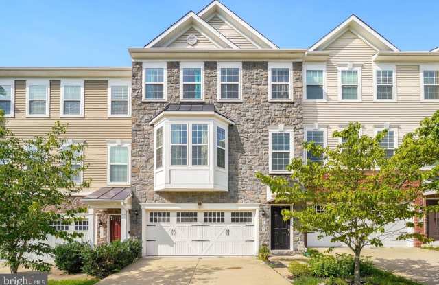 21521 WILLOW BREEZE Square Gallery 1