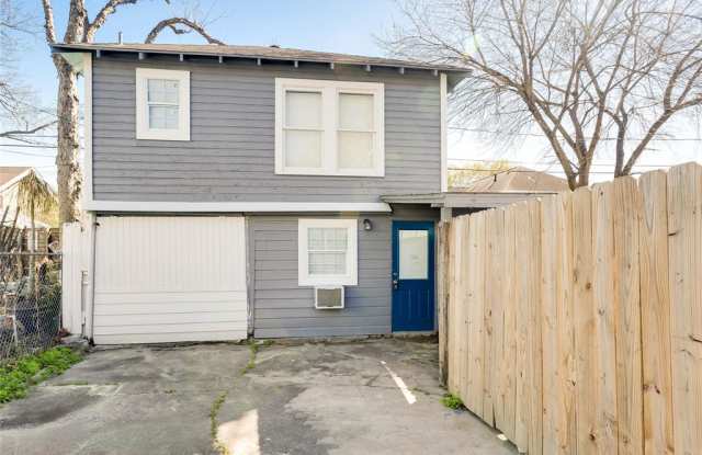 708 1/2 Byrne Street Gallery 2