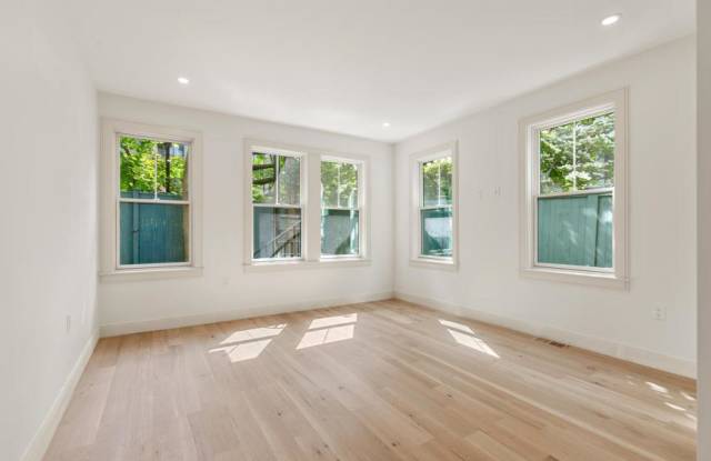 8 Holly Ave. - 8 Holly Avenue, Cambridge, MA 02138