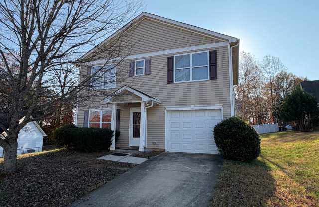 Statesville - 3 Bed / 2.5 Bath + Garage - 1685 Brookgreen Avenue, Statesville, NC 28677