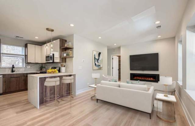 5014 N Rockwell Avenue photos photos