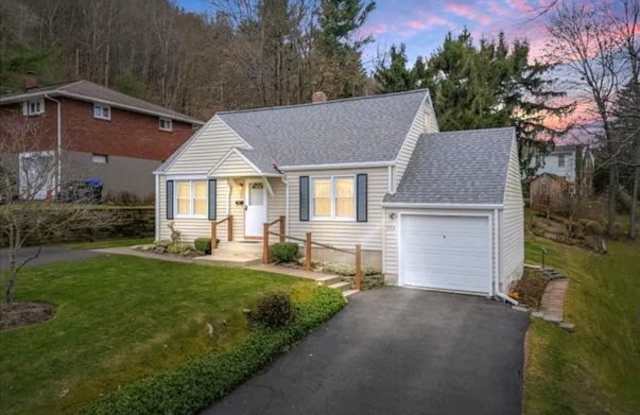 328 Leroy Avenue photos photos