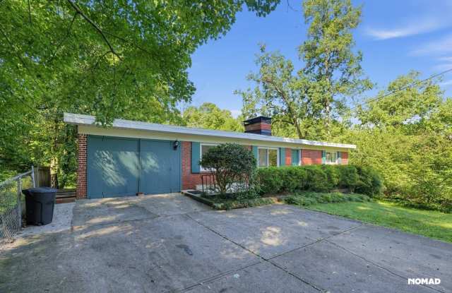 Charming 3BR Duplex in Decatur Gallery 4
