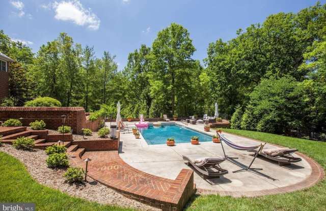 9909 AVENEL FARM DR Gallery 2