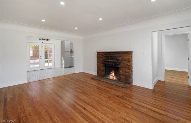 1140 Hillside Place photos photos