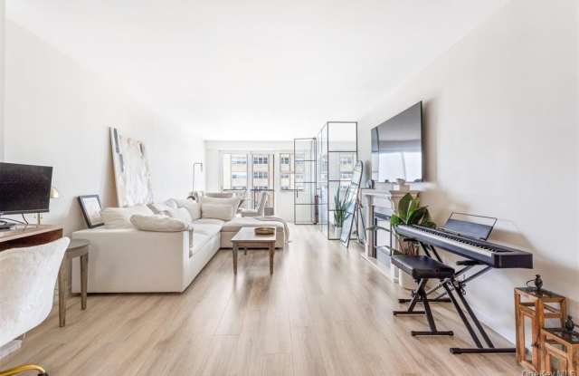 102-30 66 Road Gallery 2