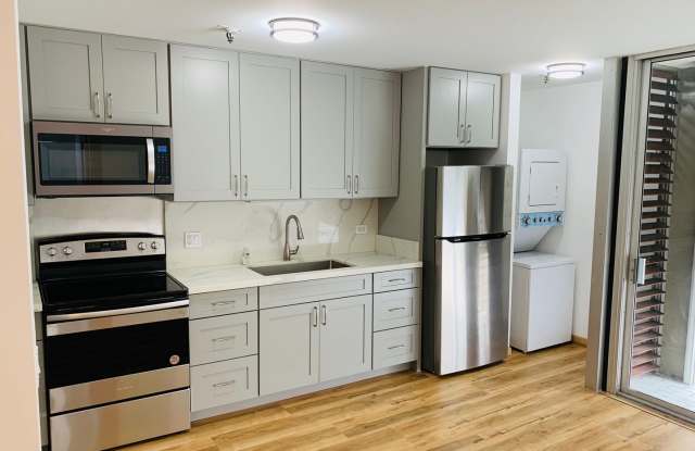 Fully Renovated 2/1/1 at Alexander Towers photos photos