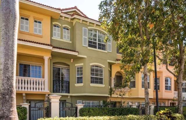 11860 Valencia Gardens Avenue photos photos