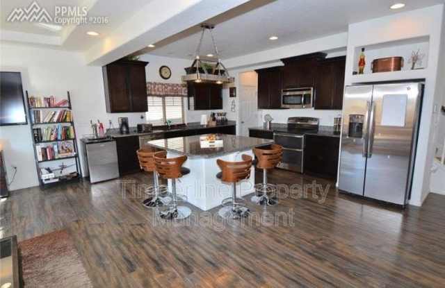 8075 Longleaf Lane Gallery 4
