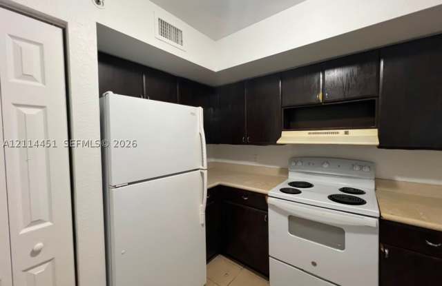 13780 NE 3rd Ct Gallery 3