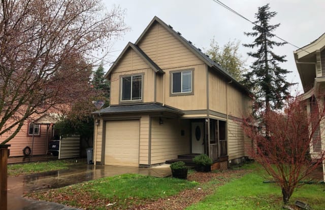 421 SE Washington St - 421 Southeast Washington Street, McMinnville, OR 97128