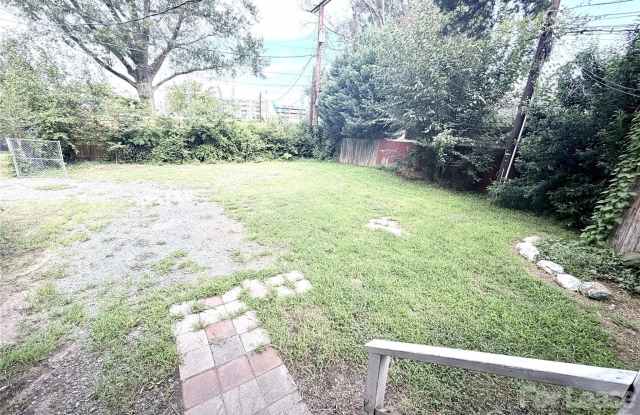 1615 Bancroft Street Gallery 3