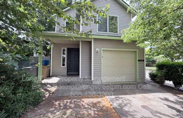 1825 SW Easy St photos photos