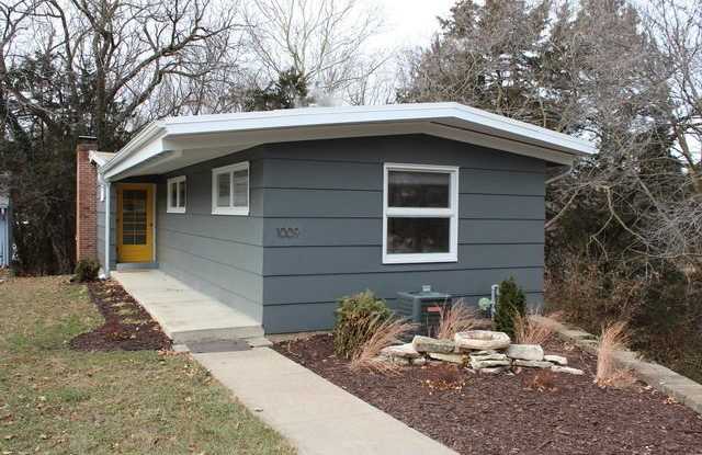 Updated 4 bed/2 bath Mid-Century Home - Pre-Leasing for 26/27 School Year - 1009 Michael Road, Manhattan, KS 66502