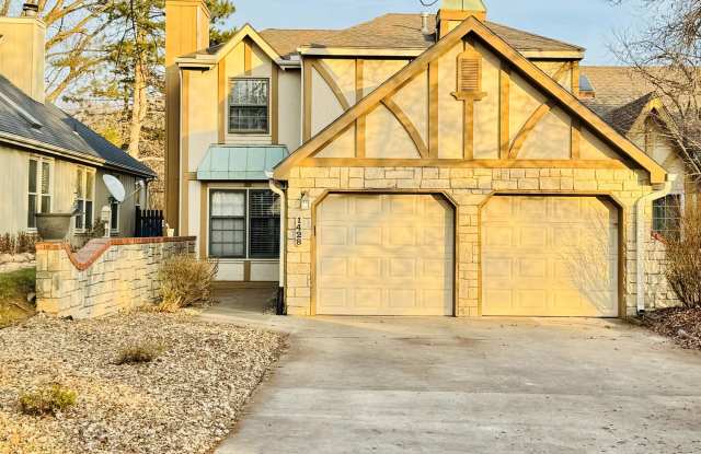 3 bed 2.5 bath townhome off Bob Billings! photos photos