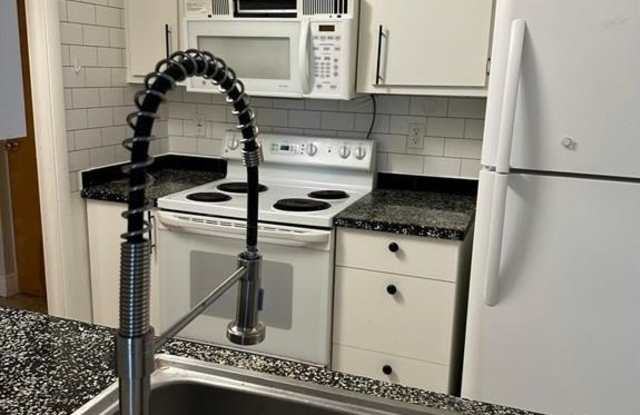 400 N Riverside Dr photos photos