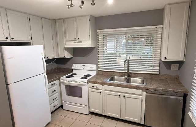 5561 Court F Gallery 4