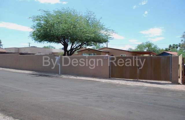 Recently Updated - 3 Bed 2 Bath - Large Gated Walled/Fenced Yard - 1.5 Miles to UofA photos photos