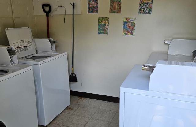 2128 Tanglewood Avenue Gallery 3