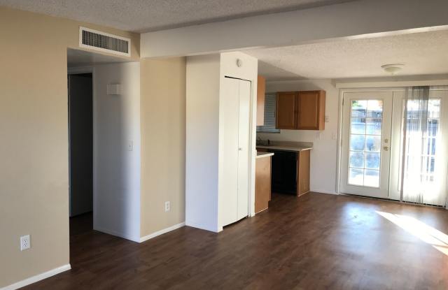 Conveniently Located 3Bdm 2Ba Townhome! photos photos