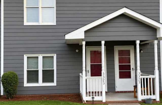Charming 2BR House in Fayetteville “ NEW CARPET” photos photos