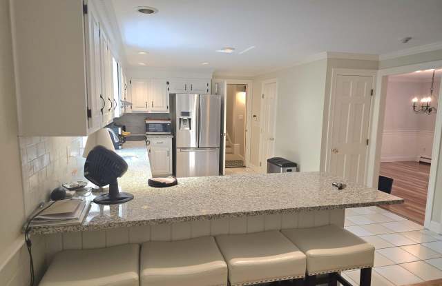 746 Washington Road - 746 Washington Road, Rockingham County, NH 03870
