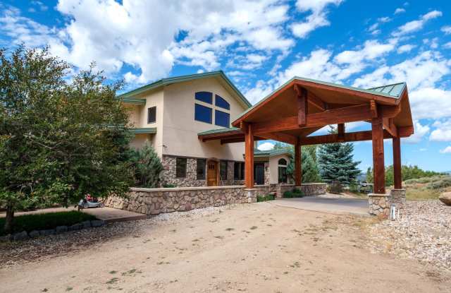 Private Hillside Ranch Home Available Winter 2026-2027 Gallery 3