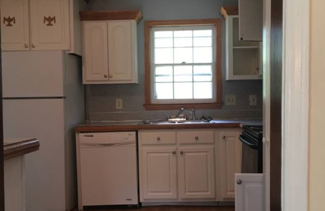 1930 Snapfinger Rd Gallery 2