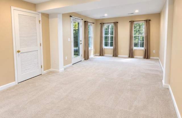 1469 FAWN HOLLOW Lane Gallery 2