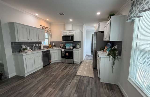 4559 Nancy Drive Gallery 2