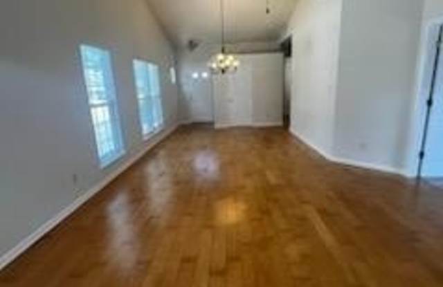 1504 Sylvia Court Gallery 2