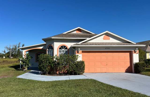 4 Bedroom 2 Bath Single Family Home in Orlando! - 6703 Forsyth Oak Court, Azalea Park, FL 32807