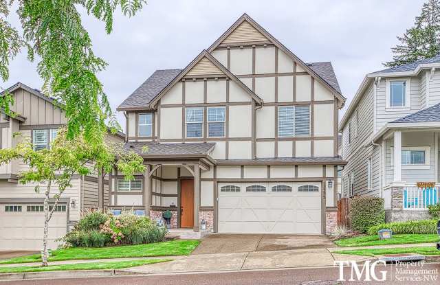 Spacious 4 BD Home with Private Backyard  Community Amenities! photos photos