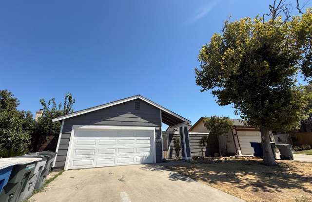 Must see! 2-bedroom, 2-bathroom single-story home located in the vibrant city of Fresno, CA photos photos