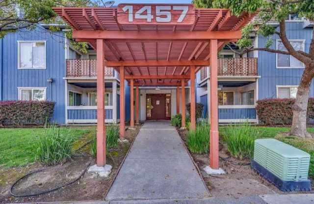 1457 North Camino Alto Gallery 2