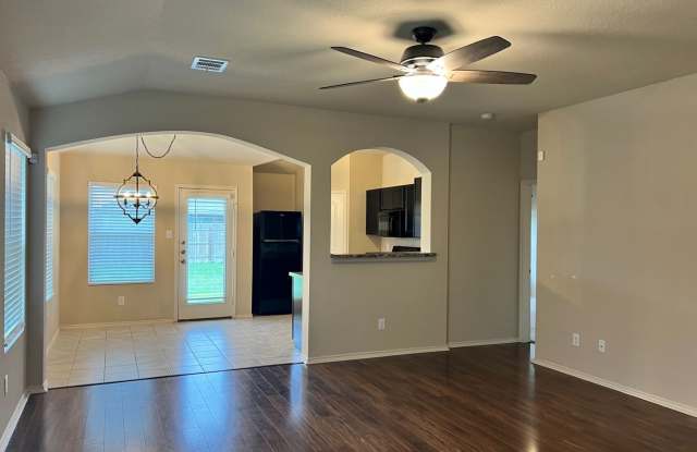 Great Home In The Meadows Gallery 3