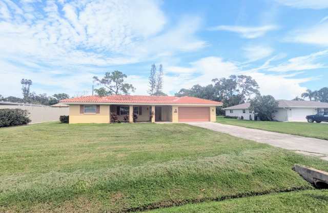 ANNUAL UNFURNISHED-3/2 SFH with new kitchen, less than one mile from Siesta Key!! photos photos
