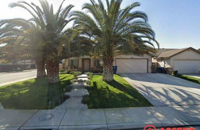 Stunning Home Close to Golf Course! photos photos