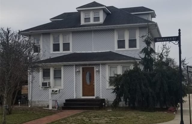 110 Sherman Street - 110 Sherman Street, Lynbrook, NY 11563