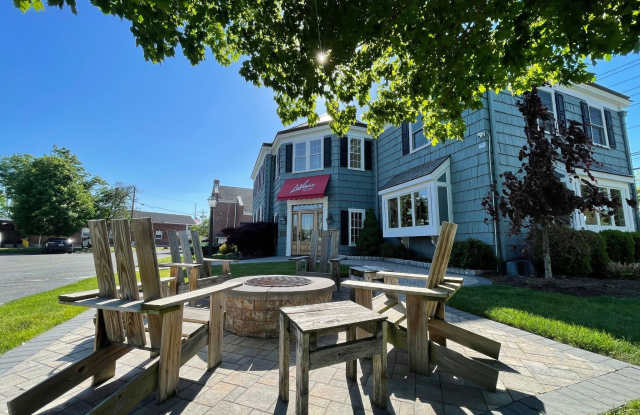 10 Colonial Avenue photos photos