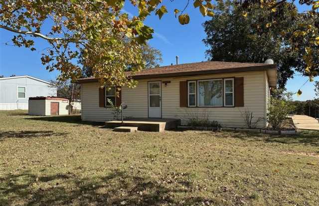 1424 S Academy Road - 1424 South Academy Road, Logan County, OK 73044