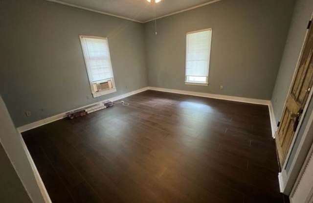 Spacious Studio Apartment Gallery 3
