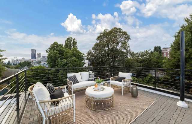 Modern  Tranquil Townhome in Seattle's Central District City Views, Rooftop Deck  Prime Location photos photos