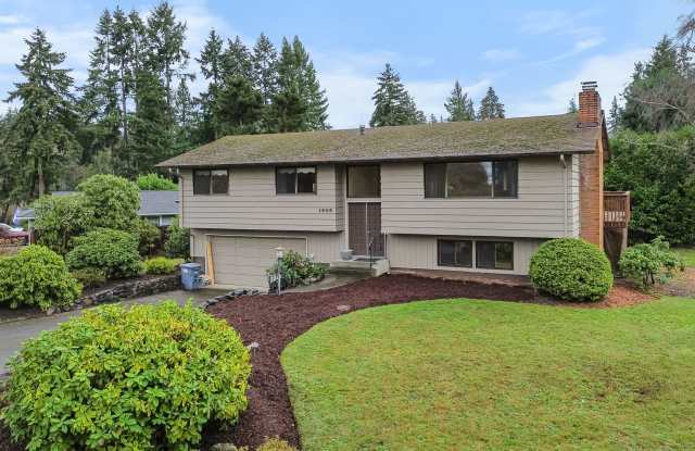 Steilacoom Split Entry - 1502 Adams Street, Steilacoom, WA 98388