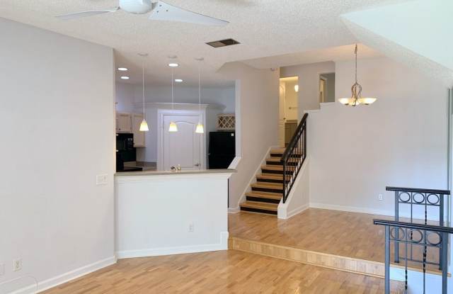 710 Promenade Place Gallery 4