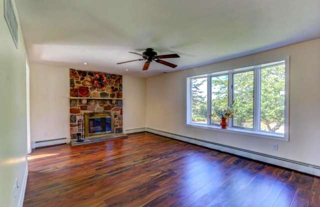 1483 ROMANSVILLE RD Gallery 3