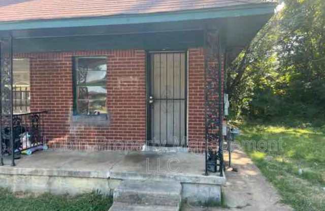 1484 Oaklawn St photos photos