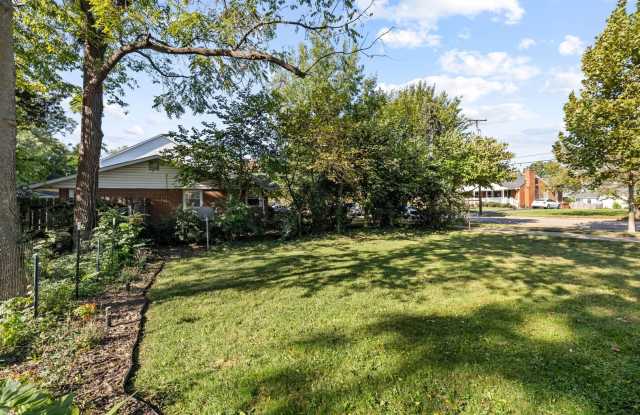College Heights Charm in Prime Location! Gallery 4