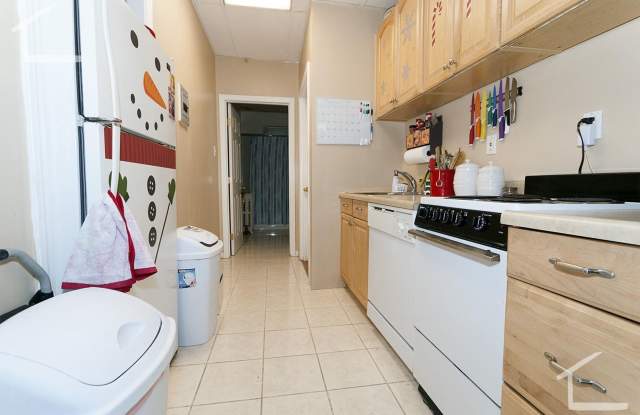 Fenway 2 Bed available 9/1 photos photos