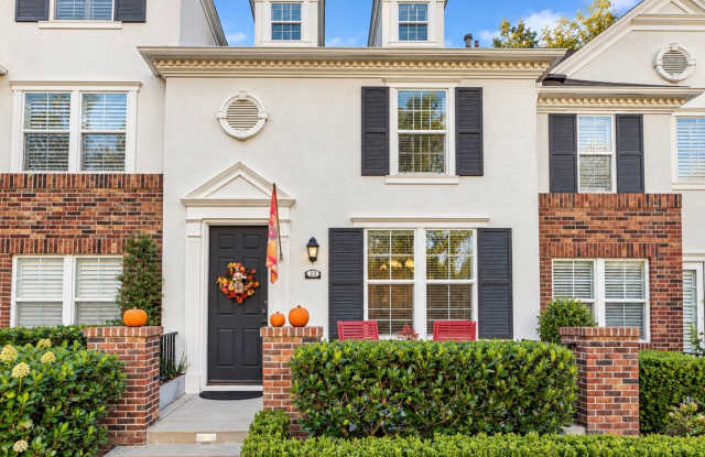 BEAUTIFUL LADERA RANCH TOWNHOME FOR LEASE — $3,995/MONTH! Gallery 1